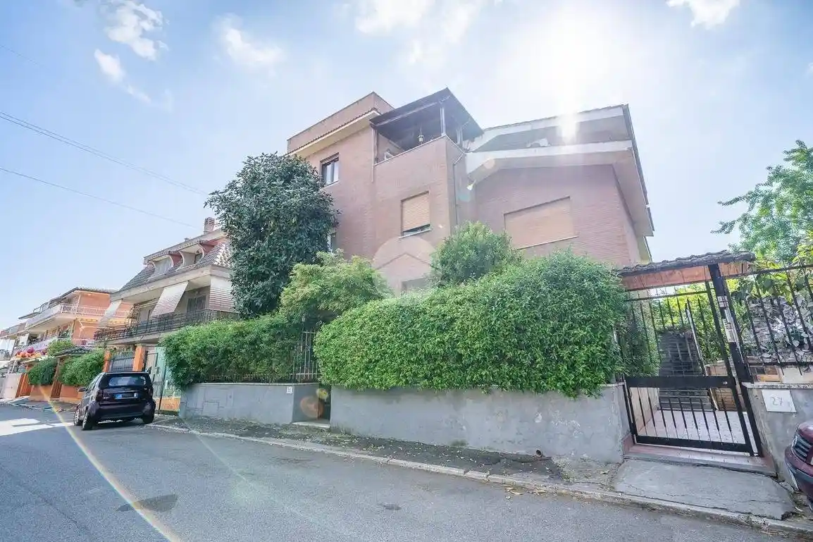 Appartamento in vendita a Roma