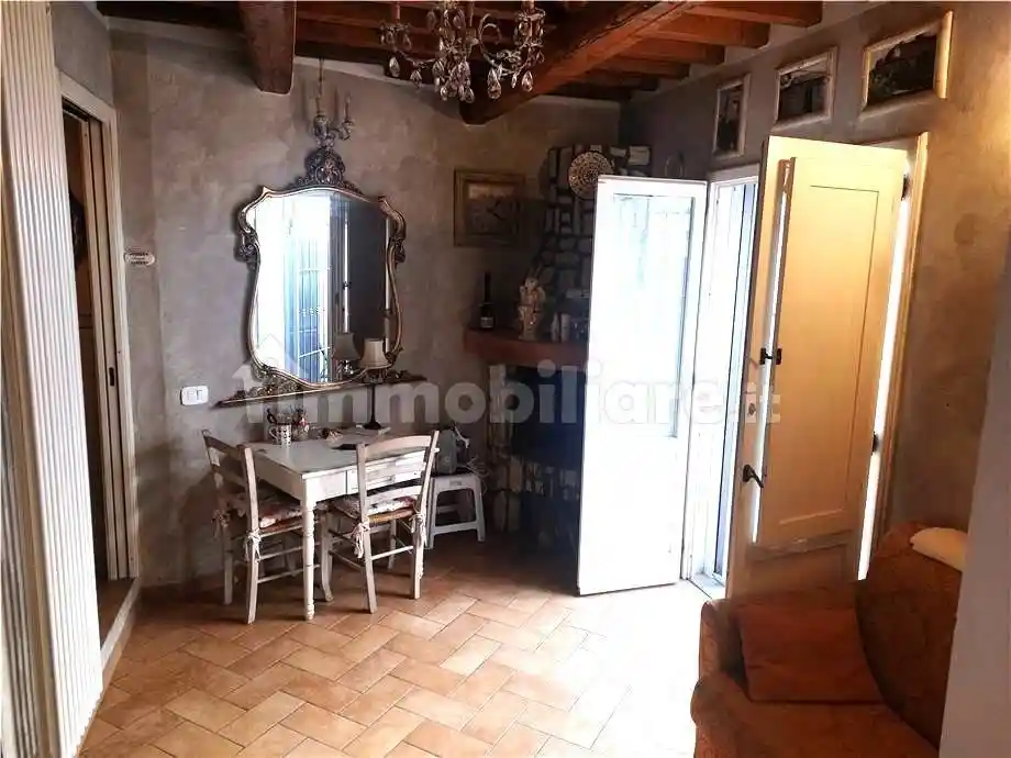 Casa indipendente in vendita a Carmignano