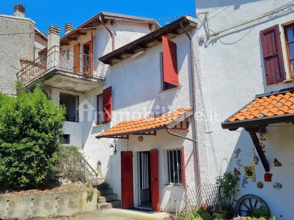 Rustico - Casale in vendita a Montecalvo Versiggia