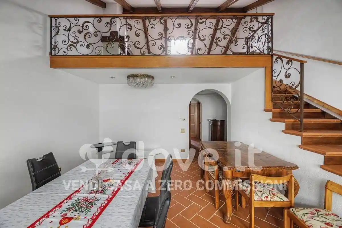 Casa indipendente in vendita a Varese