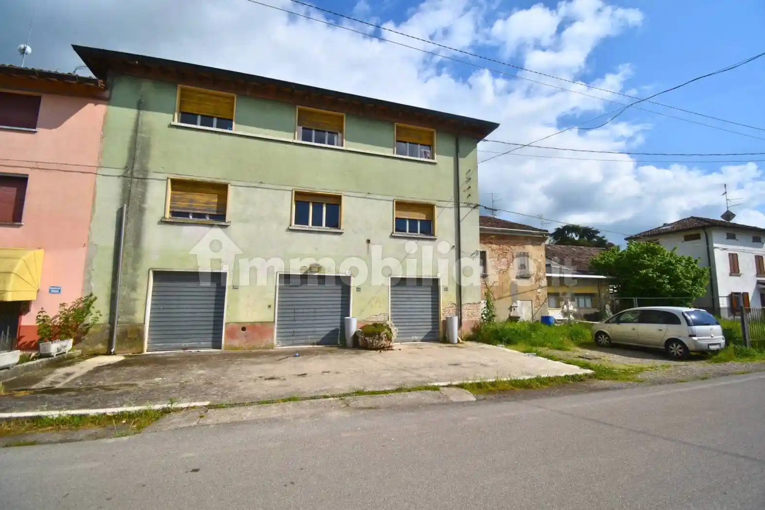 Palazzo - Edificio in vendita a Gualtieri