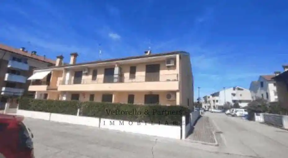 Appartamento in vendita a Paese