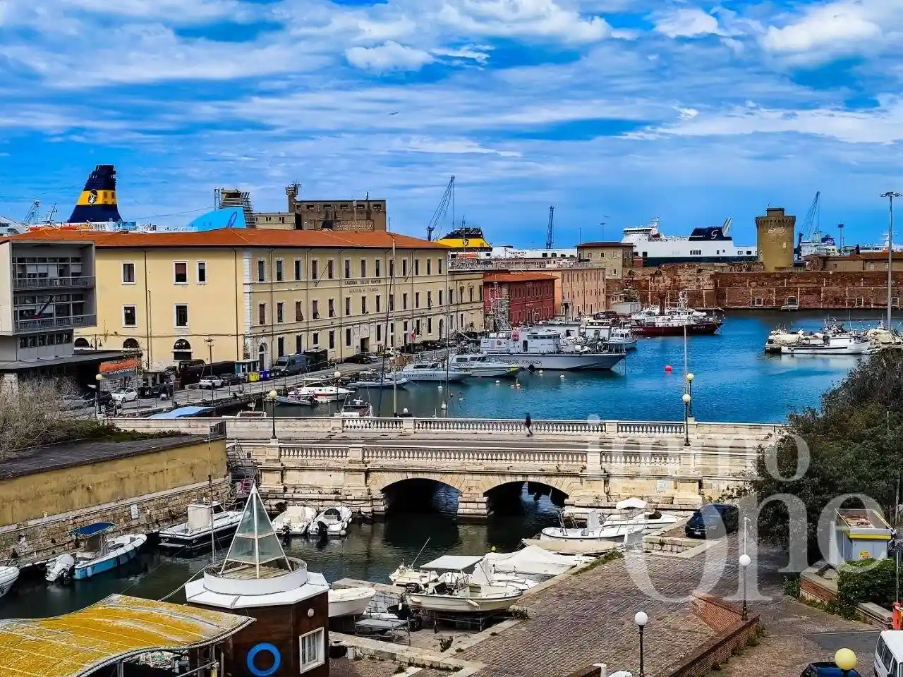 Appartamento in vendita a Livorno