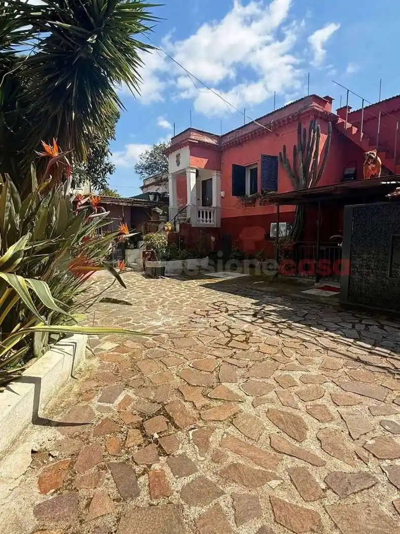 Appartamento in affitto a Napoli