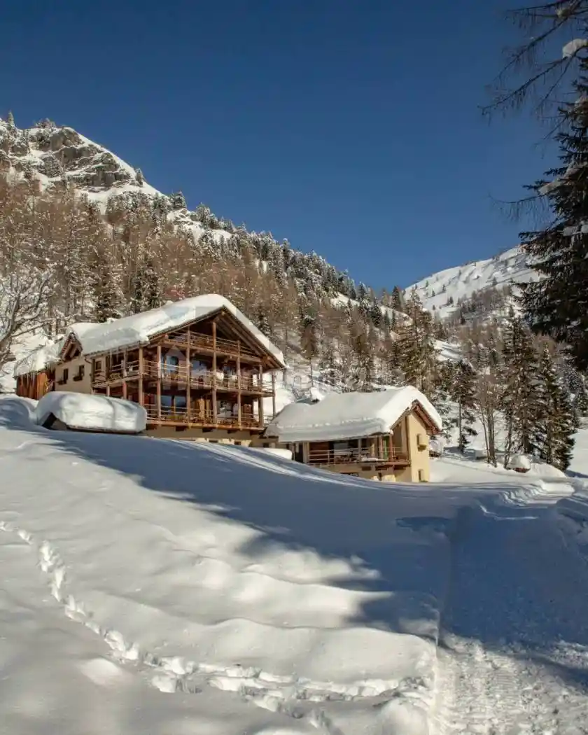 Palazzo - Edificio in vendita a Livinallongo del Col di Lana