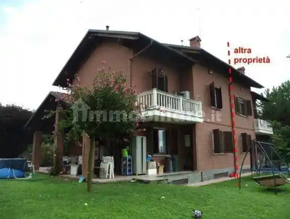 Villa in vendita a Valfenera