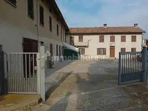 Villa in vendita a Castiglione Tinella