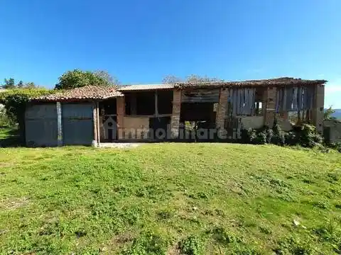 Rustico - Casale in vendita a Fabriano