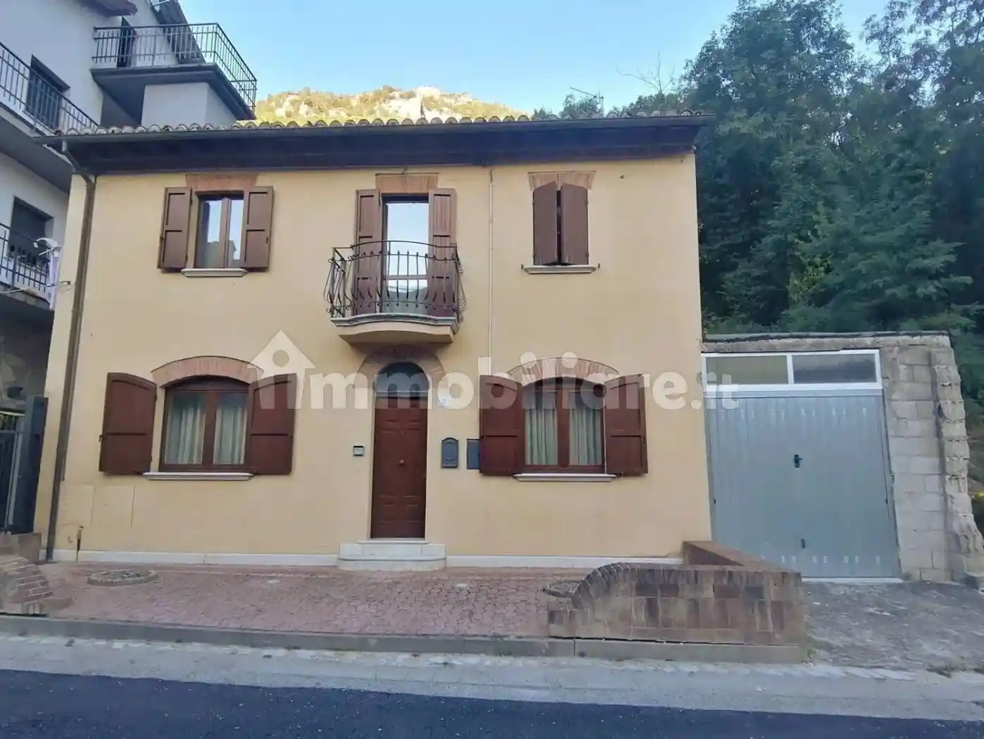 Villa in vendita a Genga