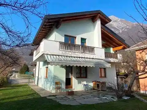 Villa in vendita a Ponte nelle Alpi