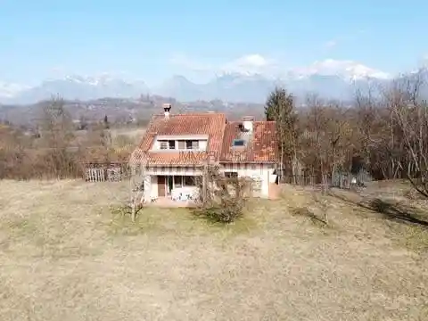 Villa in vendita a Limana