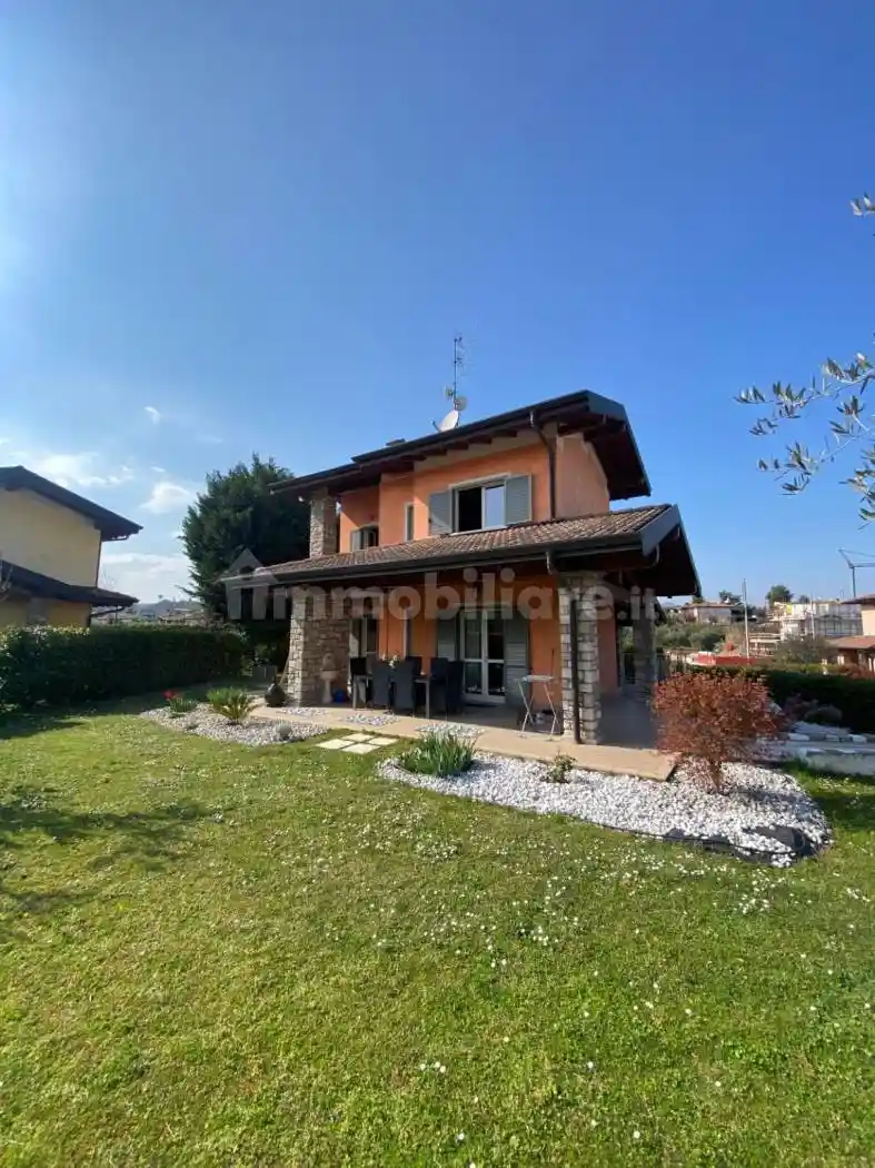 Villa in affitto a Moniga del Garda