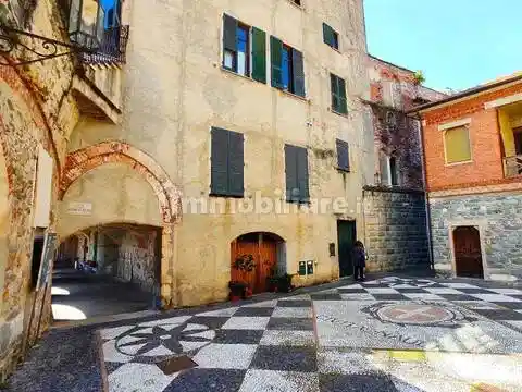 Appartamento in affitto a Noli