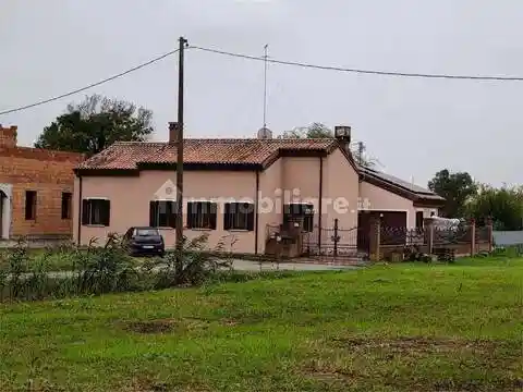 Villa in vendita a Taglio di Po