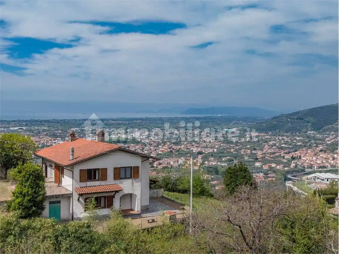 Villa in vendita a Pietrasanta