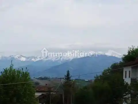 Rustico - Casale in vendita a Castelnovo Ne' Monti