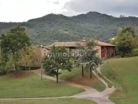 Villa in vendita a Carpineti