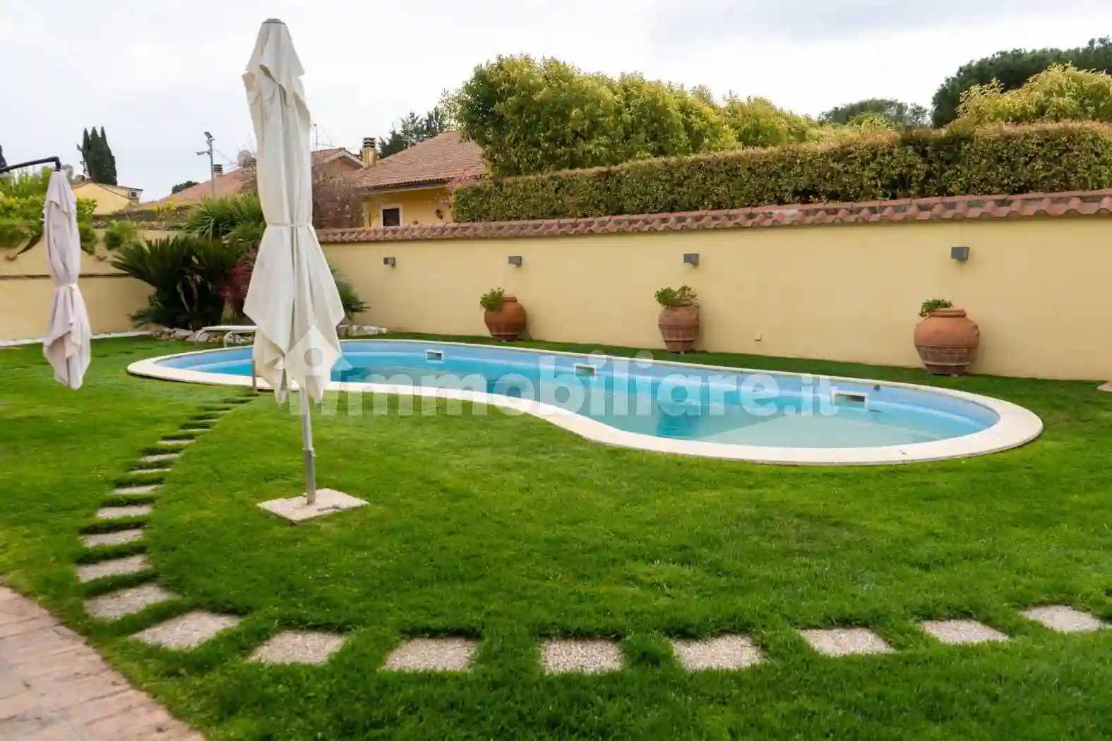 Villa - foto 2
