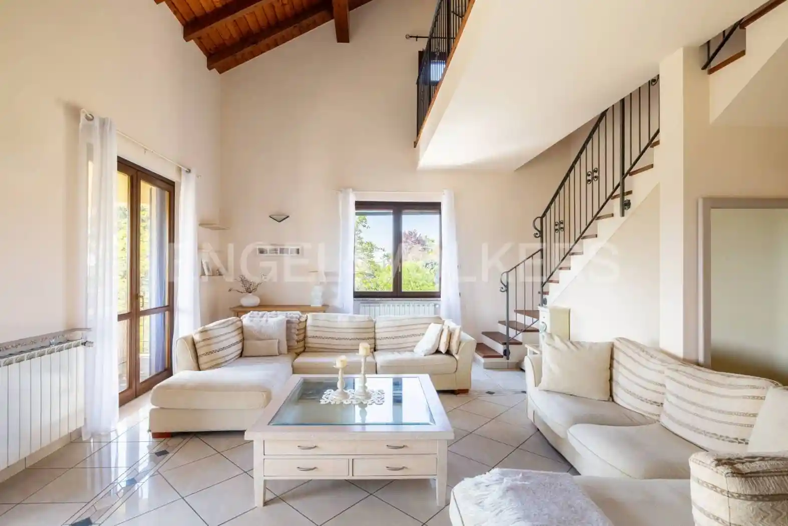 Villa in vendita a Mercallo