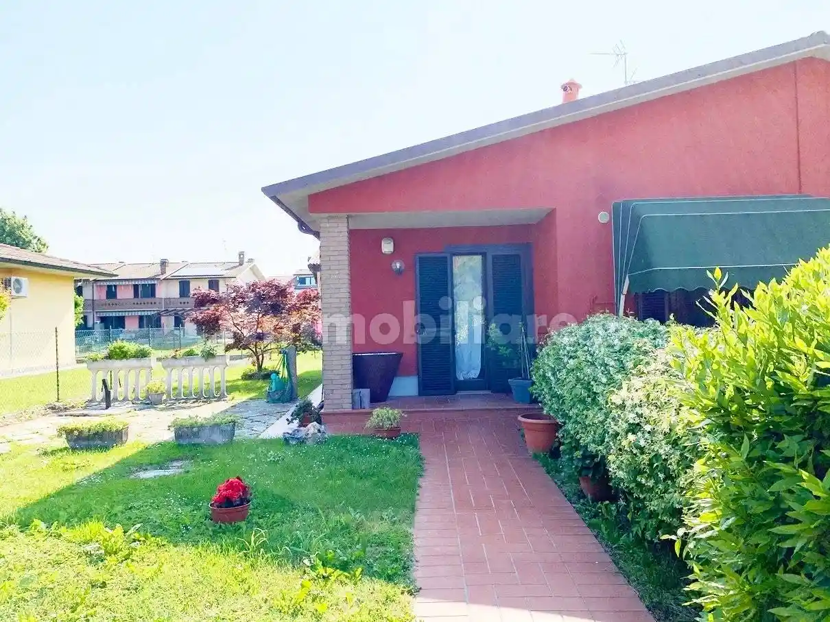 Villa in vendita a Pandino