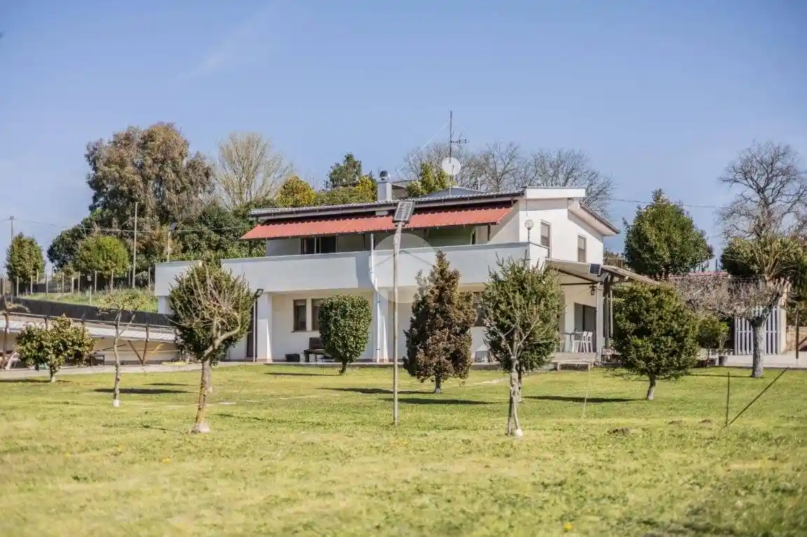 Villa in vendita a Nepi