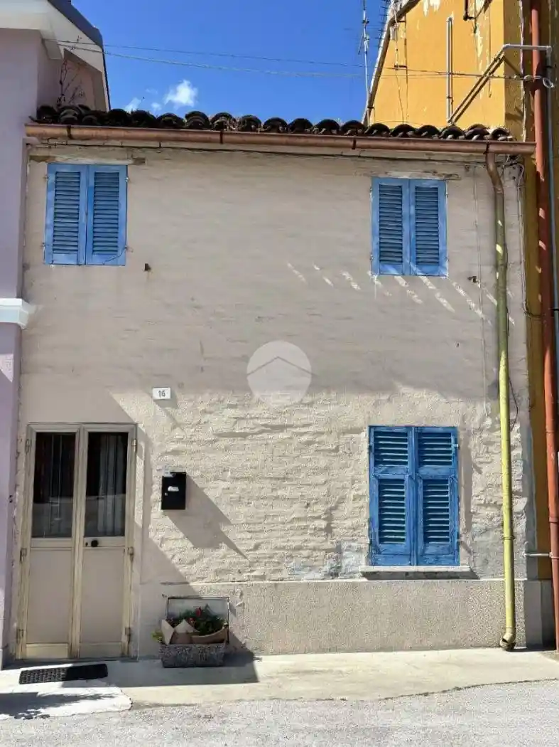 Casa indipendente in vendita a Fano