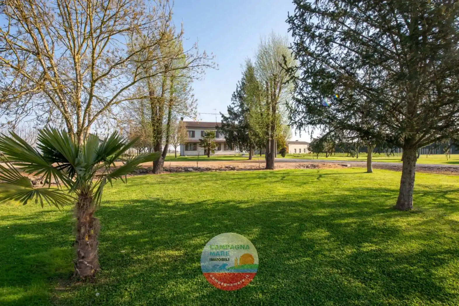 Villa in vendita a Jolanda di Savoia