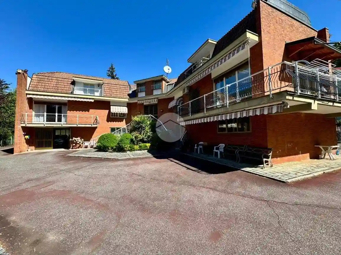 Villa - foto 2