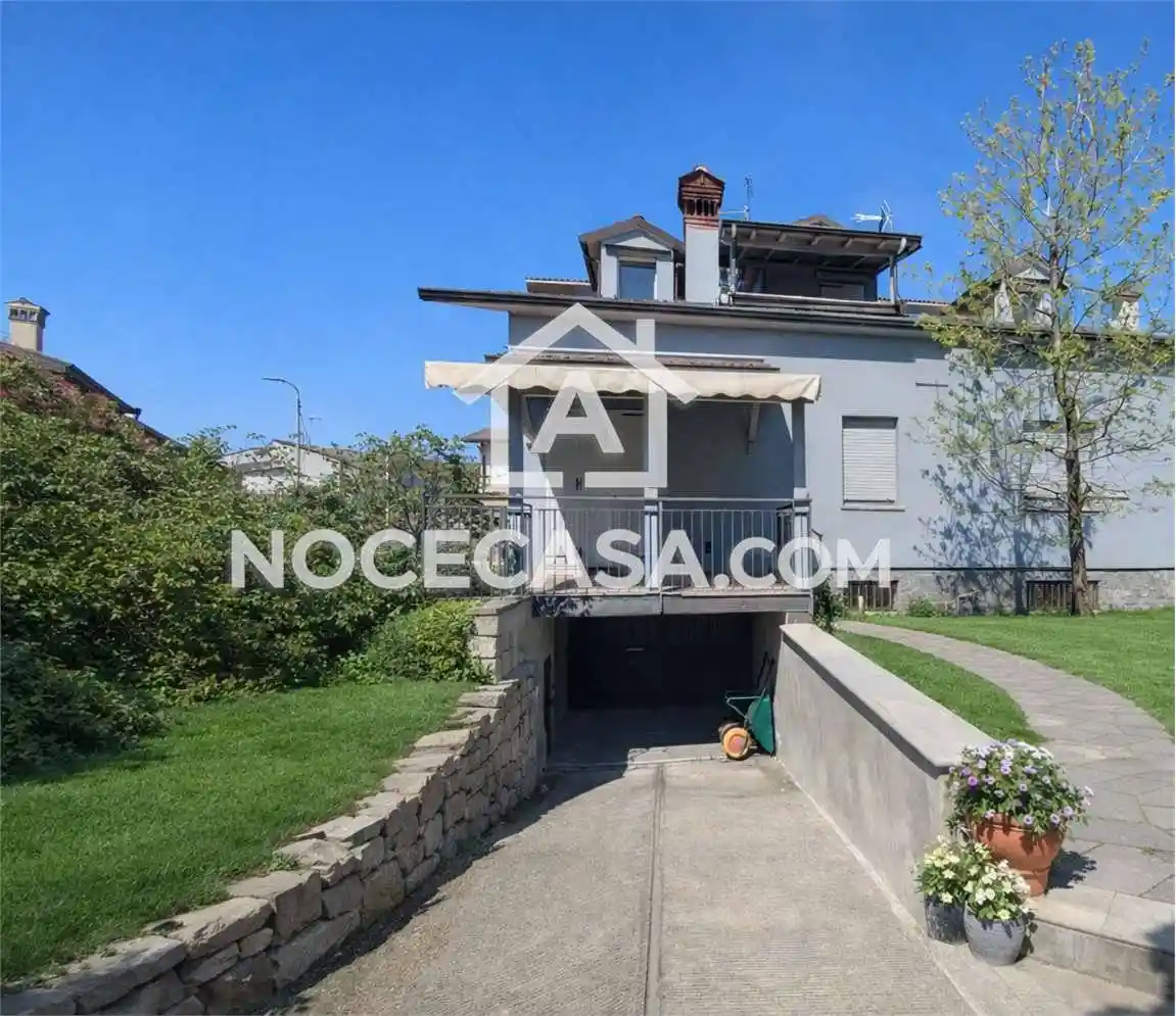 Casa indipendente in vendita a Urago d'Oglio