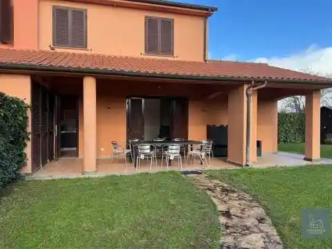 Villa in vendita a Montalto di Castro