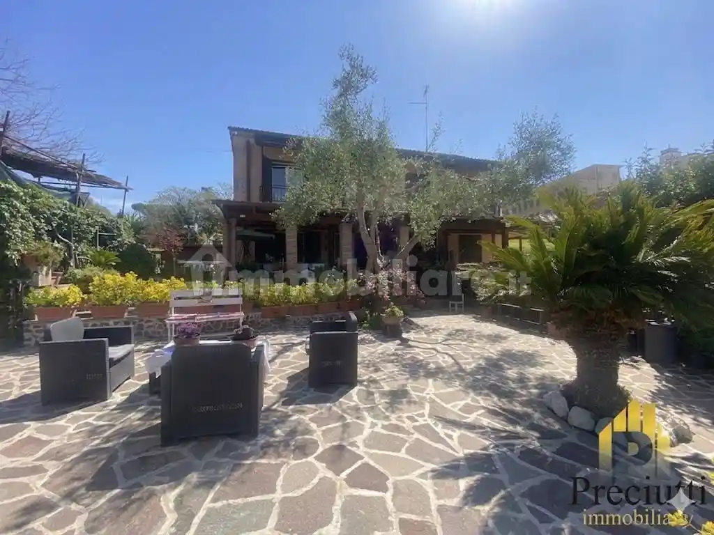 Villa in vendita a Roma