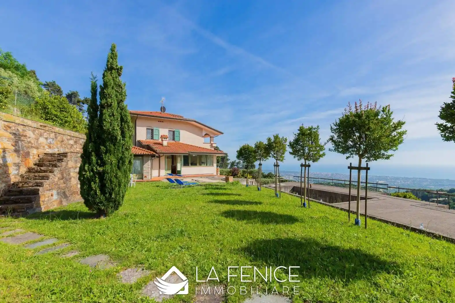 Villa in vendita a Montignoso