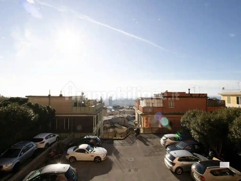 Appartamento in vendita a Genova