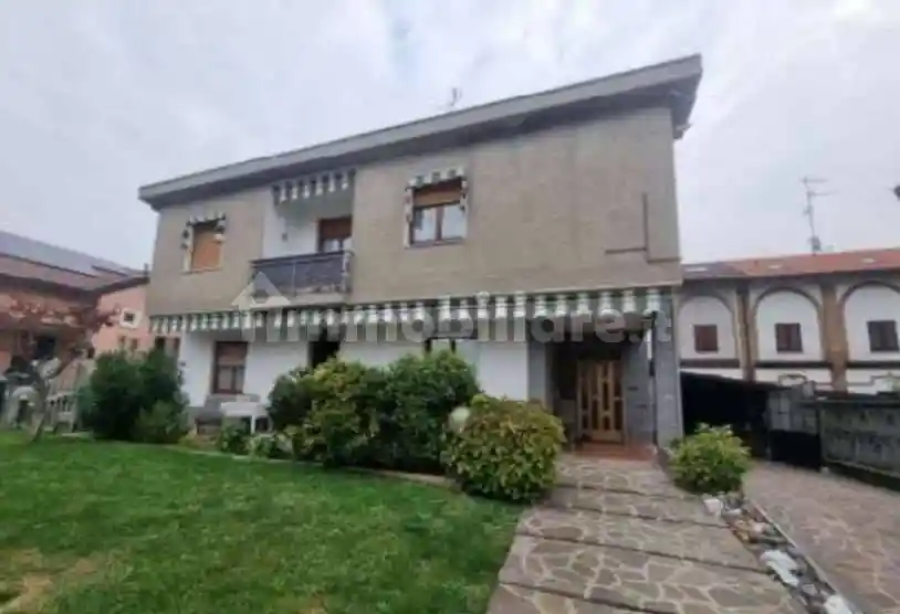 Appartamento in vendita a Cogliate