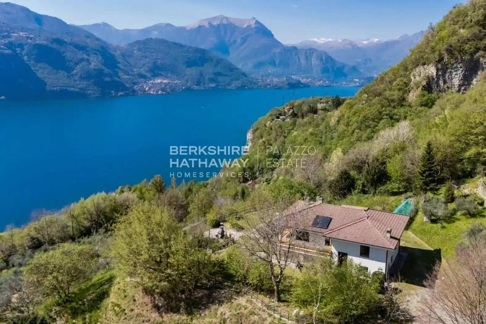 Villa in vendita a Mandello del Lario