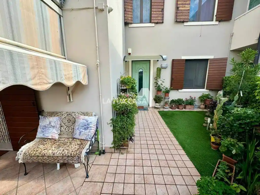 Appartamento in vendita a Villafranca di Verona