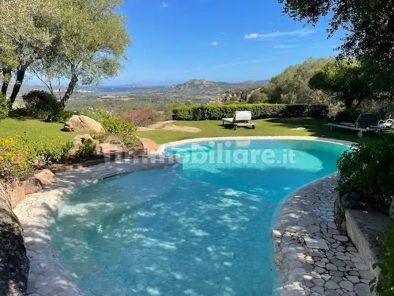 Villa in vendita a Olbia