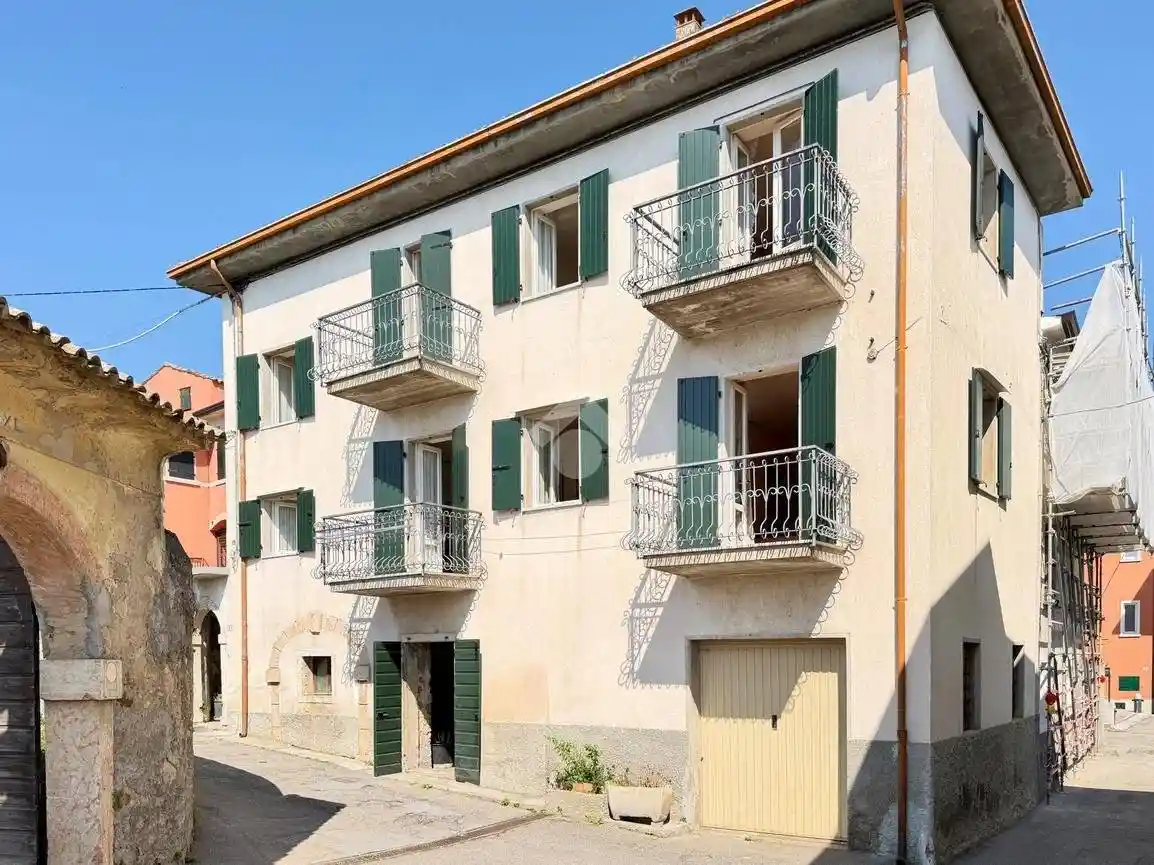 Casa indipendente in vendita a Costermano sul Garda