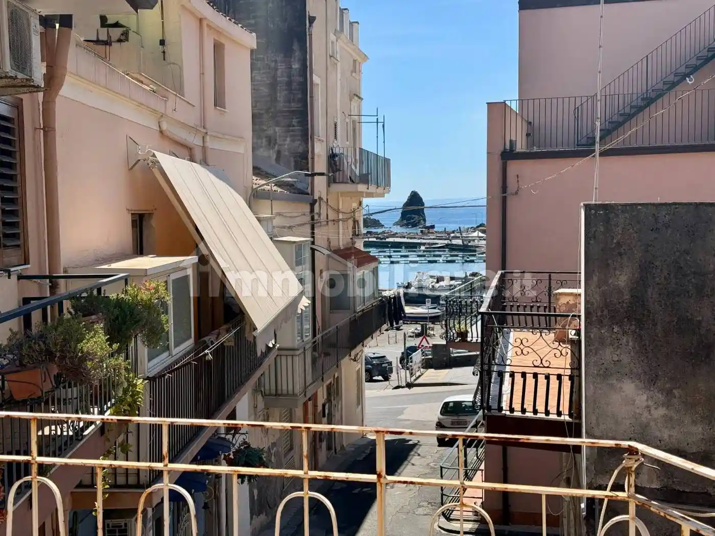 Appartamento in vendita a Aci Castello