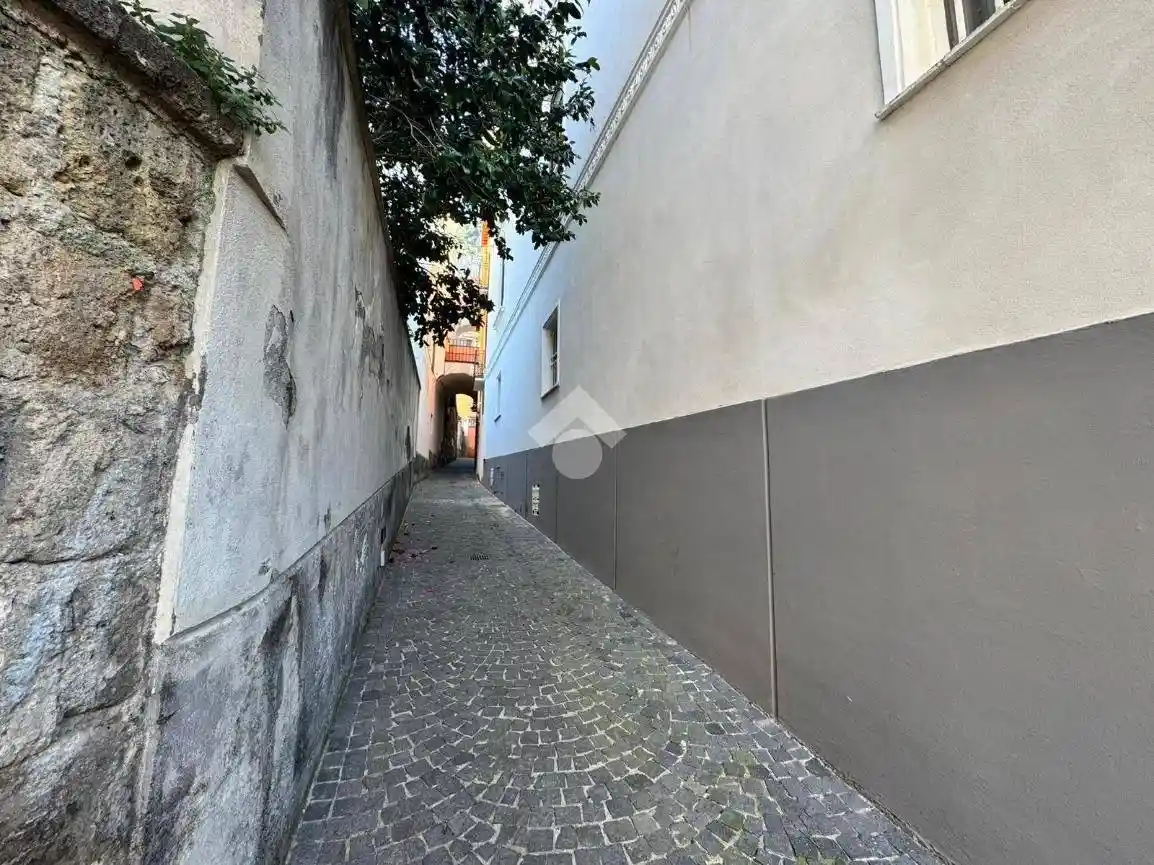 Palazzo - Edificio in vendita a Meta