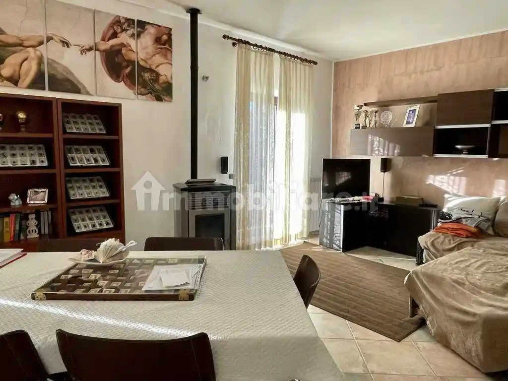 Appartamento in vendita a Galliate Lombardo