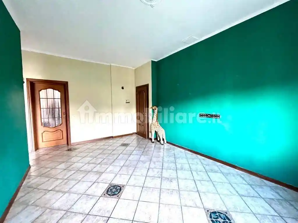 Appartamento in vendita a Gazzada Schianno