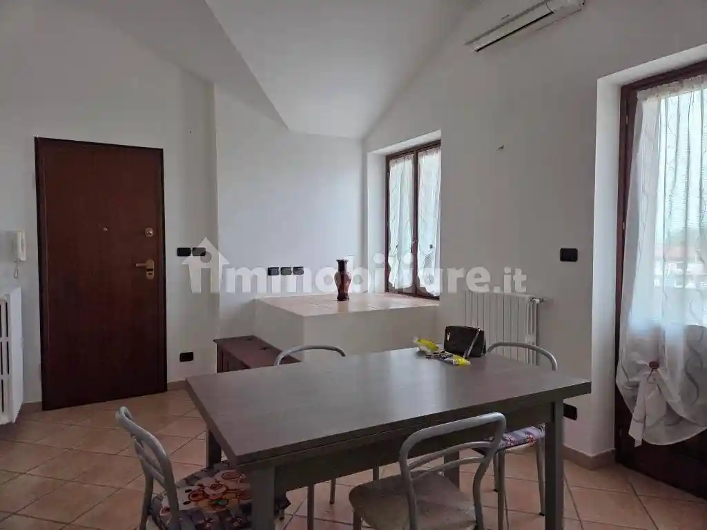 Appartamento in affitto a Cavour