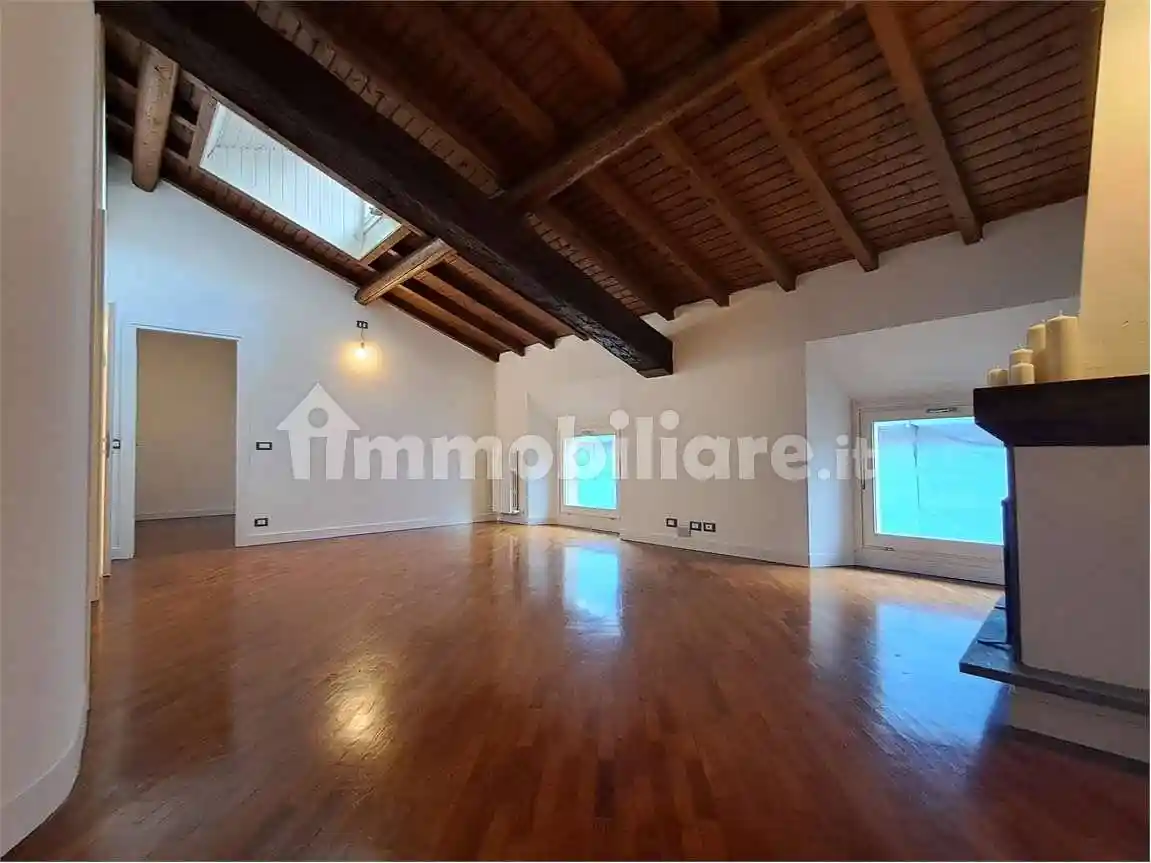 Appartamento in vendita a Piacenza