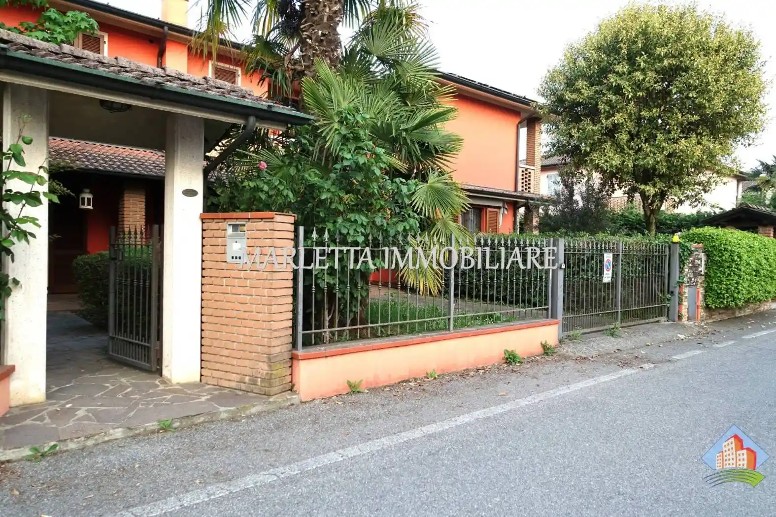 Villa in vendita a Izano