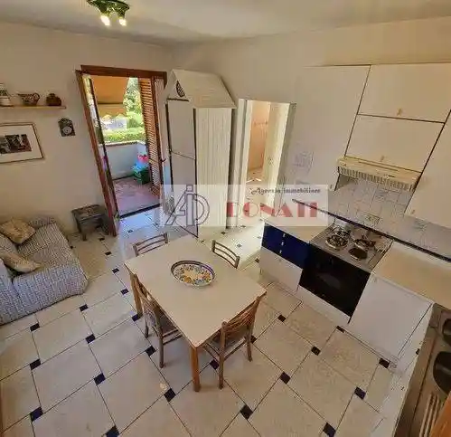 Appartamento in vendita a Montignoso