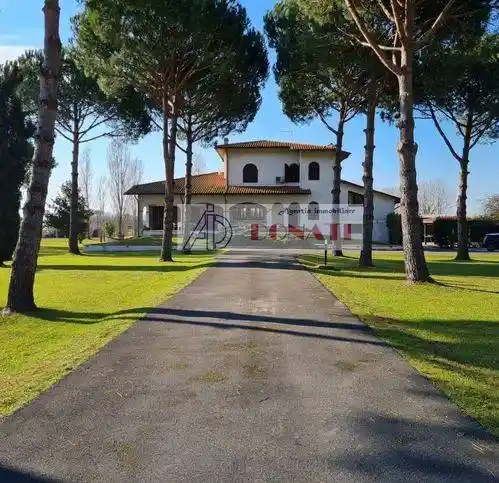 Villa in vendita a Pietrasanta