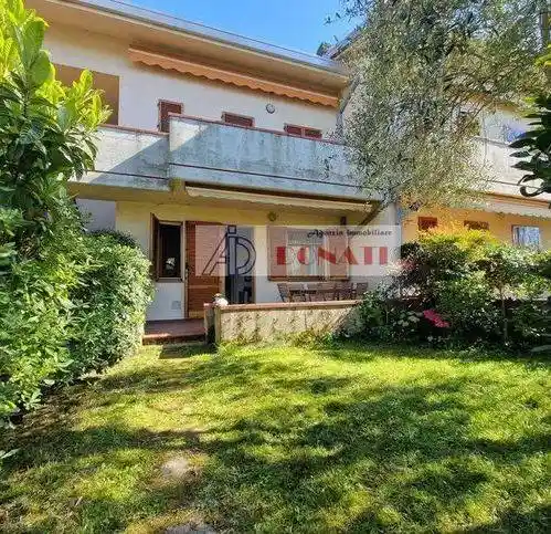 Appartamento in vendita a Montignoso