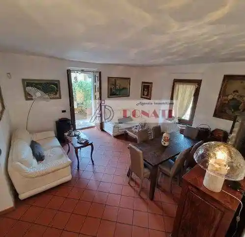 Casa indipendente in vendita a Montignoso