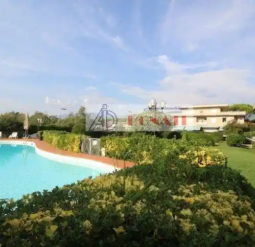 Appartamento in vendita a Montignoso